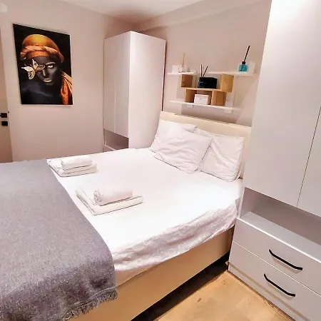 Apartment Sleek Flat In Muratpasa With Shared Pool Antalya